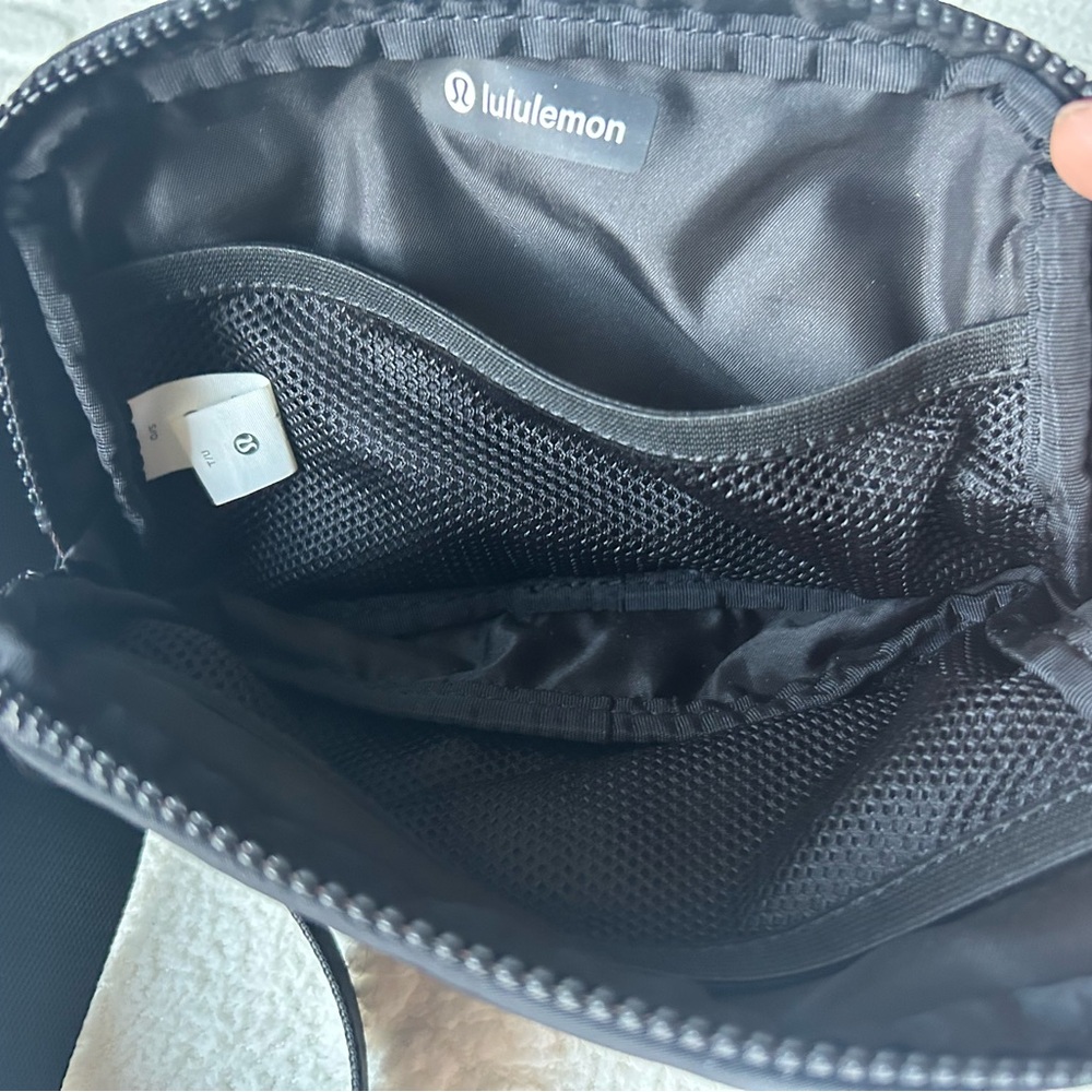 Lululemon everyday belt bag - black